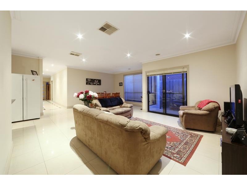 183 Dandelion Drive, Rowville VIC 3178