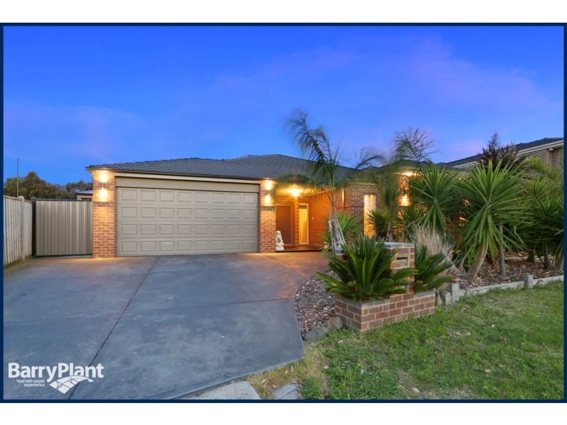 4 Paringa Drive, Ferntree Gully VIC 3156