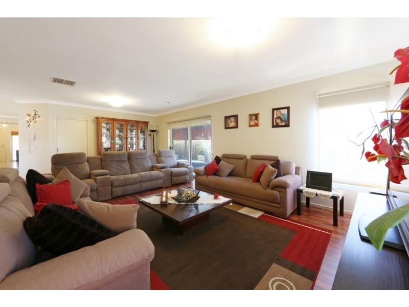 4 Paringa Drive, Ferntree Gully VIC 3156