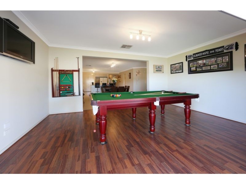 4 Paringa Drive, Ferntree Gully VIC 3156