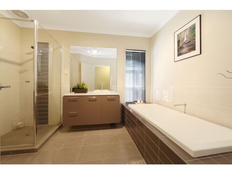 4 Paringa Drive, Ferntree Gully VIC 3156