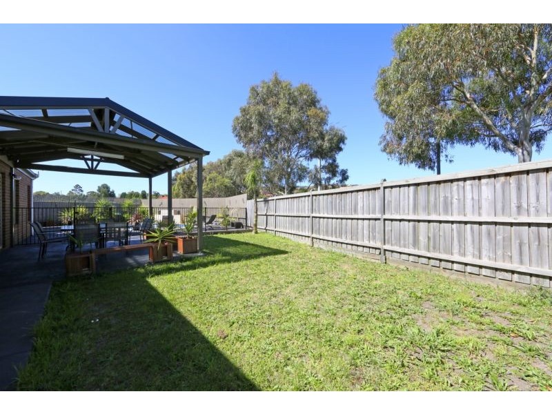 4 Paringa Drive, Ferntree Gully VIC 3156