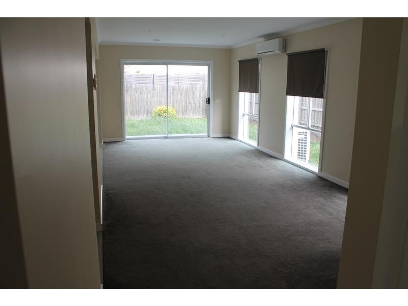 99 Sovereign Manors Crescent, Rowville VIC 3178