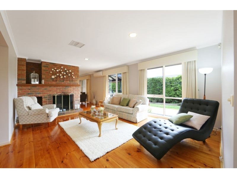 7 Mantung Crescent, Rowville VIC 3178