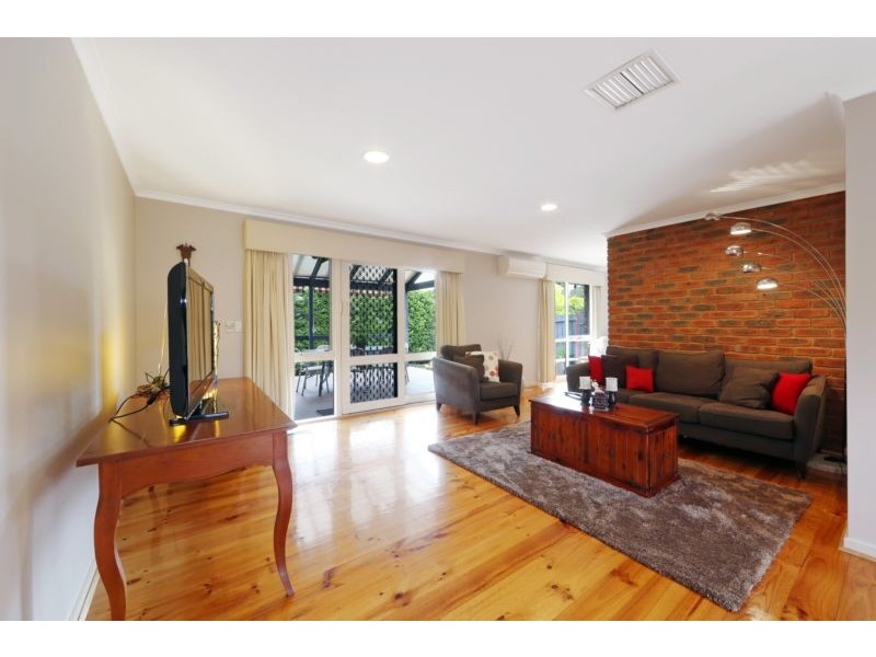 7 Mantung Crescent, Rowville VIC 3178