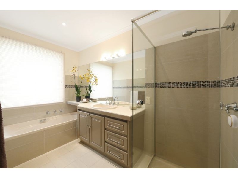 7 Mantung Crescent, Rowville VIC 3178