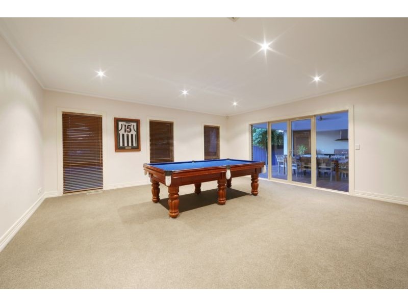 8 Grange Drive, Lysterfield VIC 3156