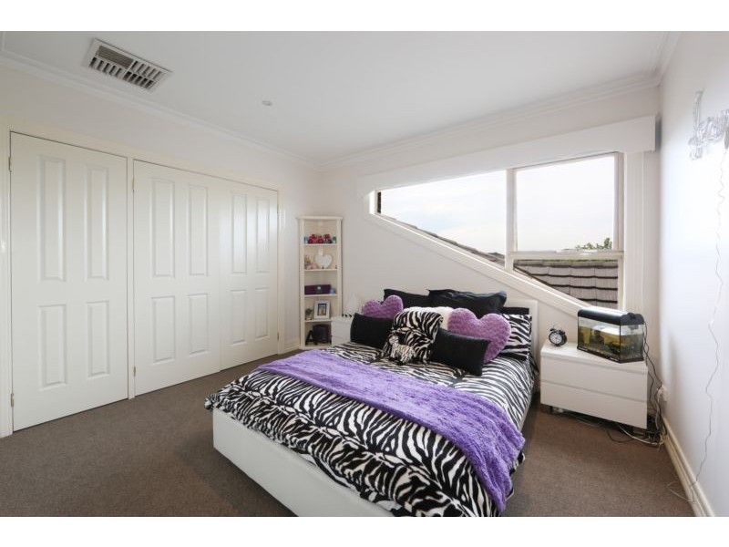 8 Grange Drive, Lysterfield VIC 3156