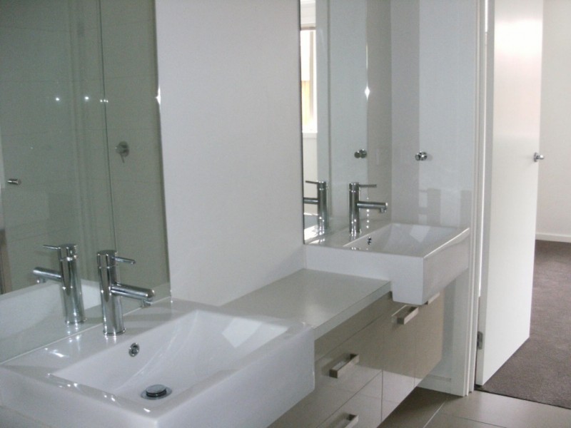 3/8 Pine Crescent, Boronia VIC 3155