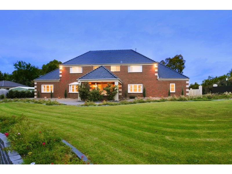 326 Hallam North Road, Lysterfield South VIC 3156