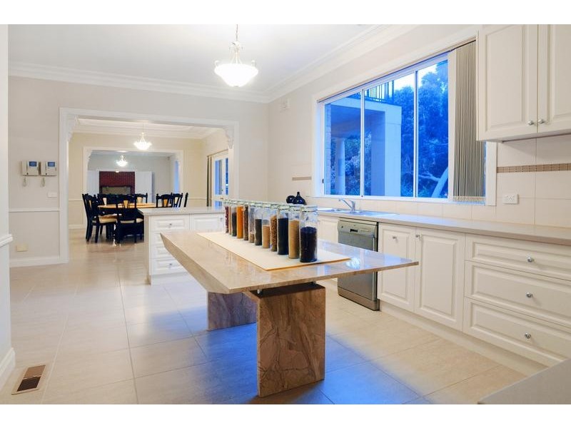 326 Hallam North Road, Lysterfield South VIC 3156