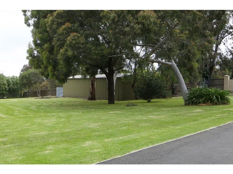 326 Hallam North Road, Lysterfield South VIC 3156