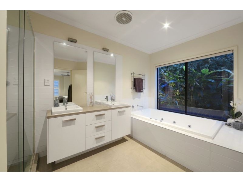 3 Straughan Close, Lysterfield VIC 3156