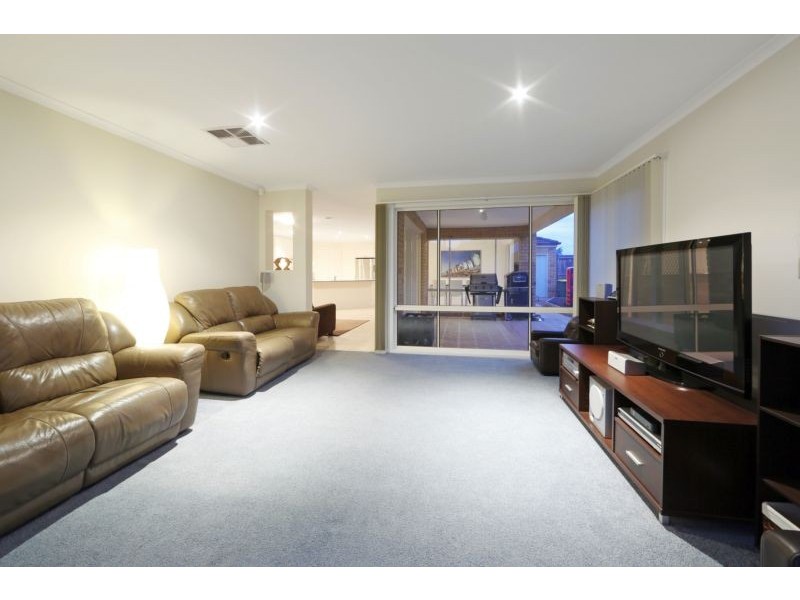 27 Ellendale Street, Rowville VIC 3178