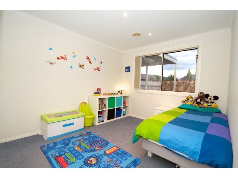 27 Ellendale Street, Rowville VIC 3178