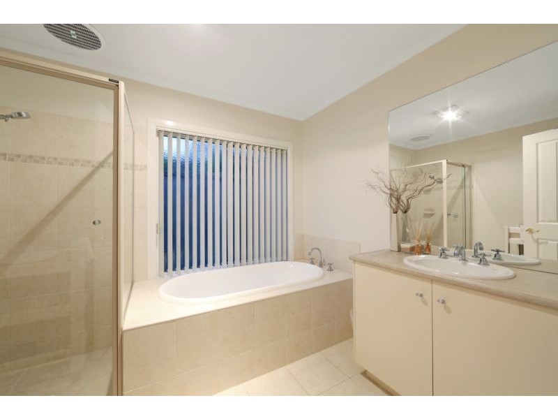 27 Ellendale Street, Rowville VIC 3178