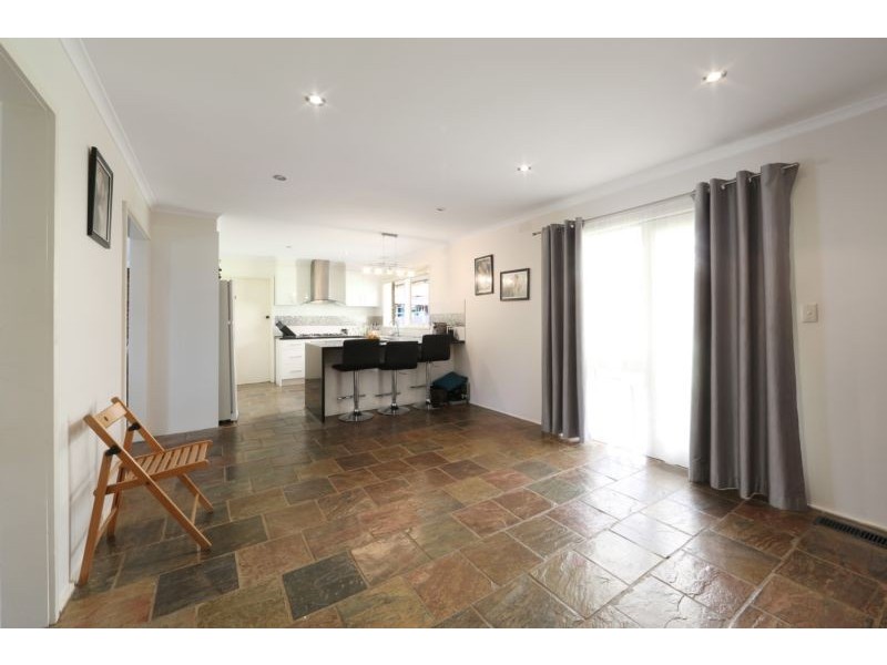 2 Cambden Park Parade, Ferntree Gully VIC 3156