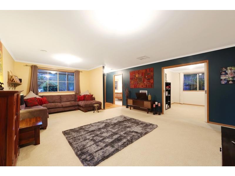 18 Harry Nance Close, Lysterfield VIC 3156