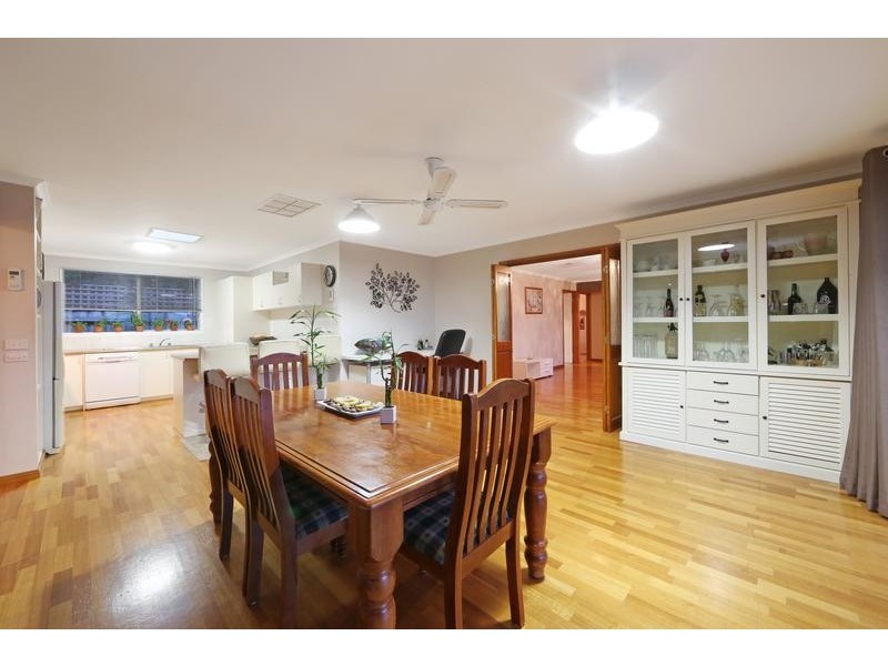 18 Harry Nance Close, Lysterfield VIC 3156