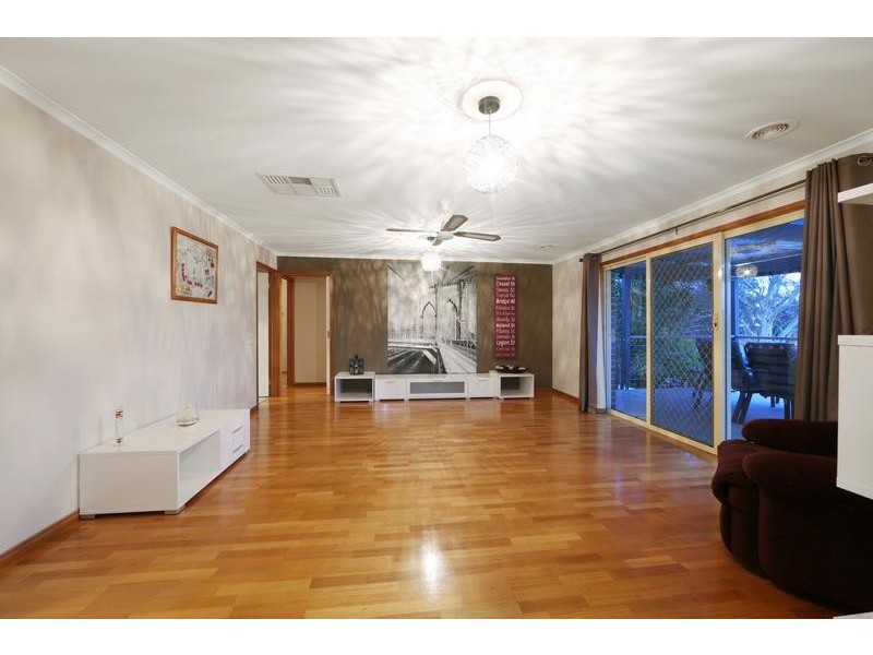 18 Harry Nance Close, Lysterfield VIC 3156