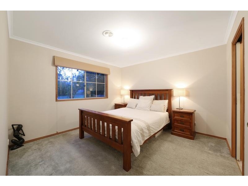 18 Harry Nance Close, Lysterfield VIC 3156