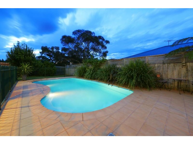 18 Harry Nance Close, Lysterfield VIC 3156