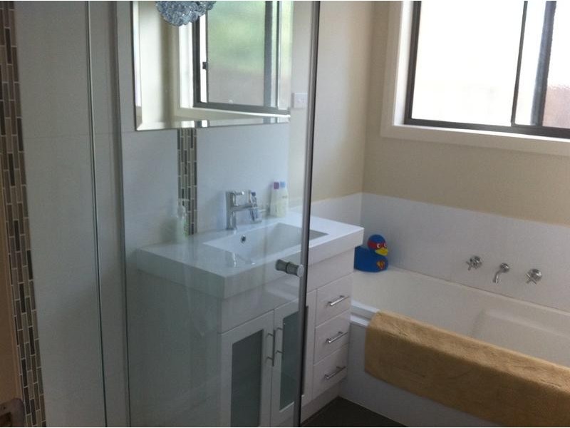 2/15 Rickards Avenue, Knoxfield VIC 3180