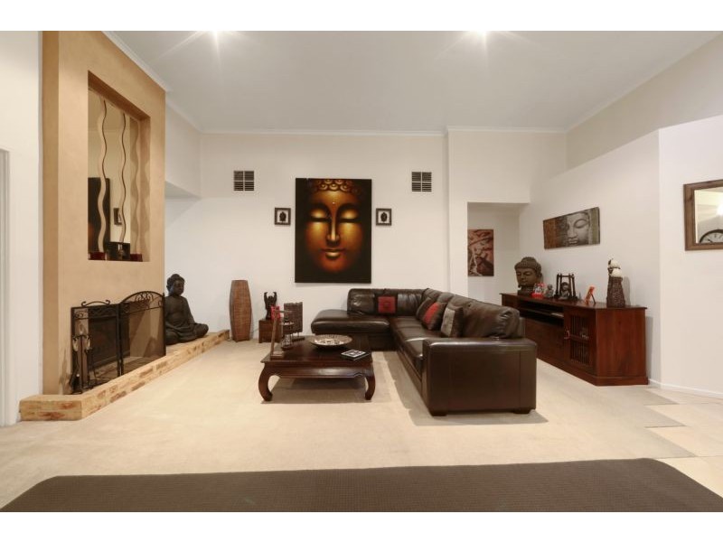 43 Clondara Drive, Rowville VIC 3178