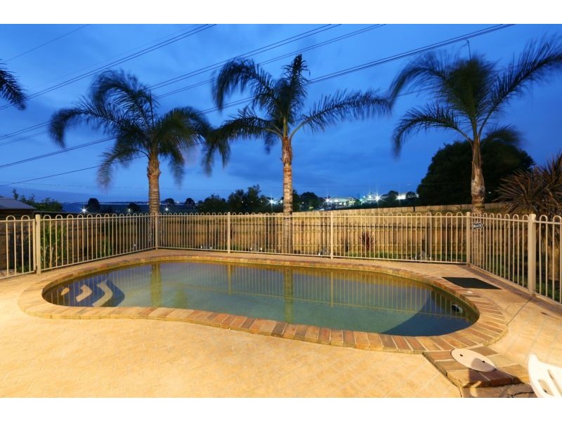 43 Clondara Drive, Rowville VIC 3178