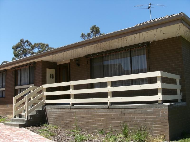 18 Carrara Rd, Rowville VIC 3178
