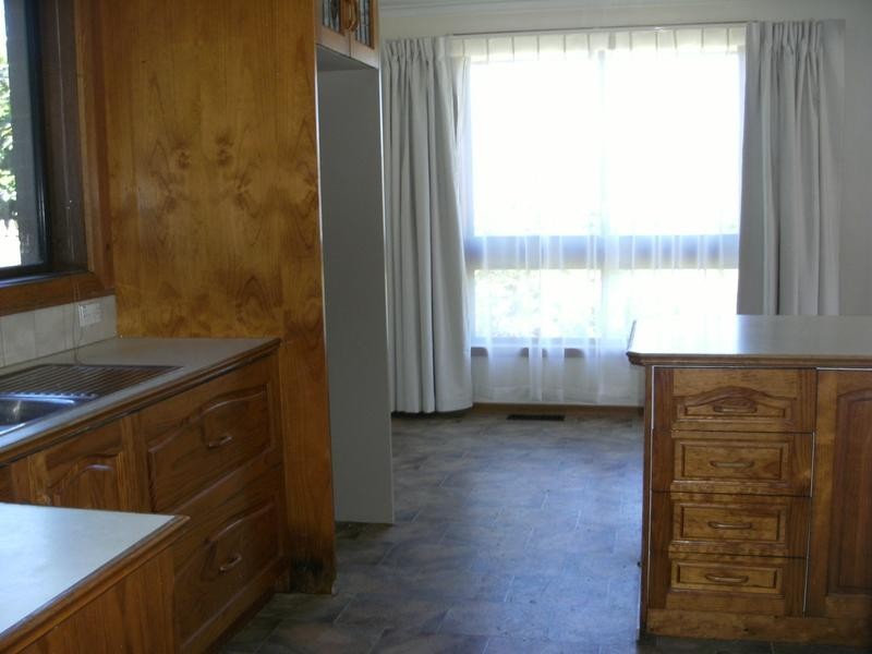 18 Carrara Rd, Rowville VIC 3178