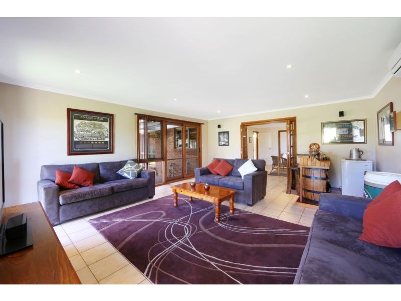 1 Segarta Circuit, Ferntree Gully VIC 3156