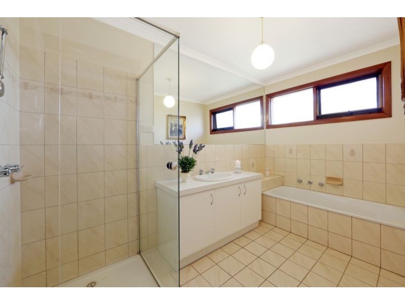 1 Segarta Circuit, Ferntree Gully VIC 3156