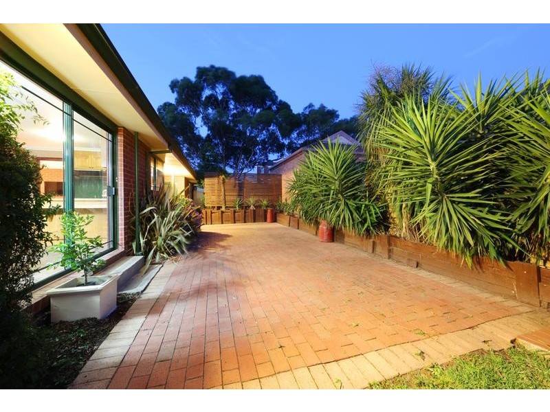 43 Woodside Drive, Rowville VIC 3178