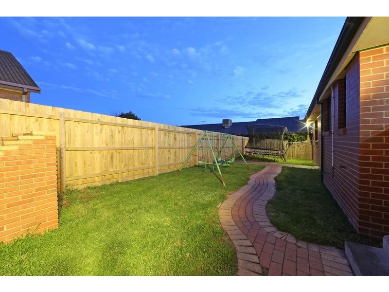 43 Woodside Drive, Rowville VIC 3178