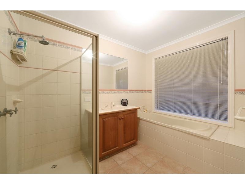 5 Dunscombe Close, Rowville VIC 3178