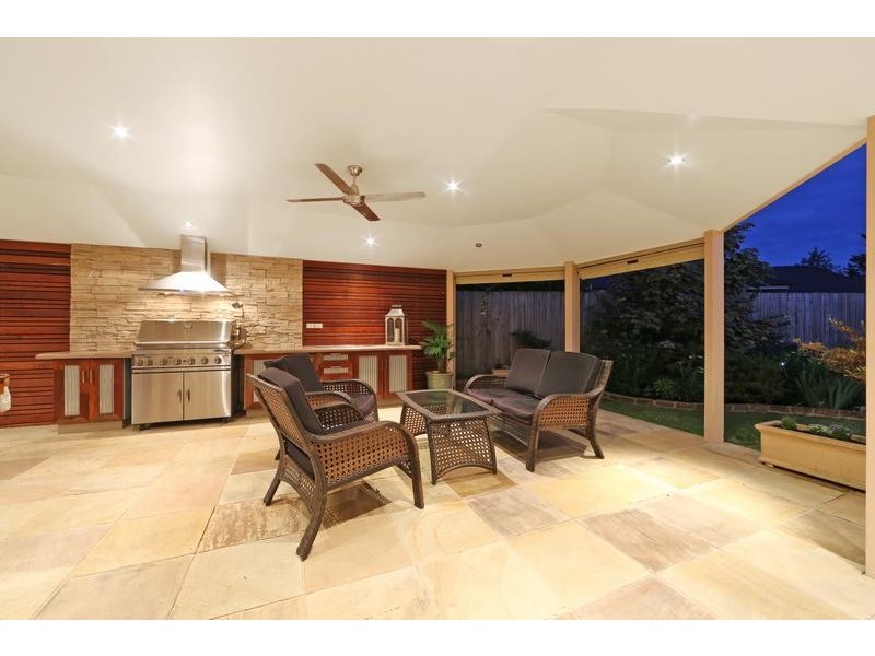 5 Dunscombe Close, Rowville VIC 3178