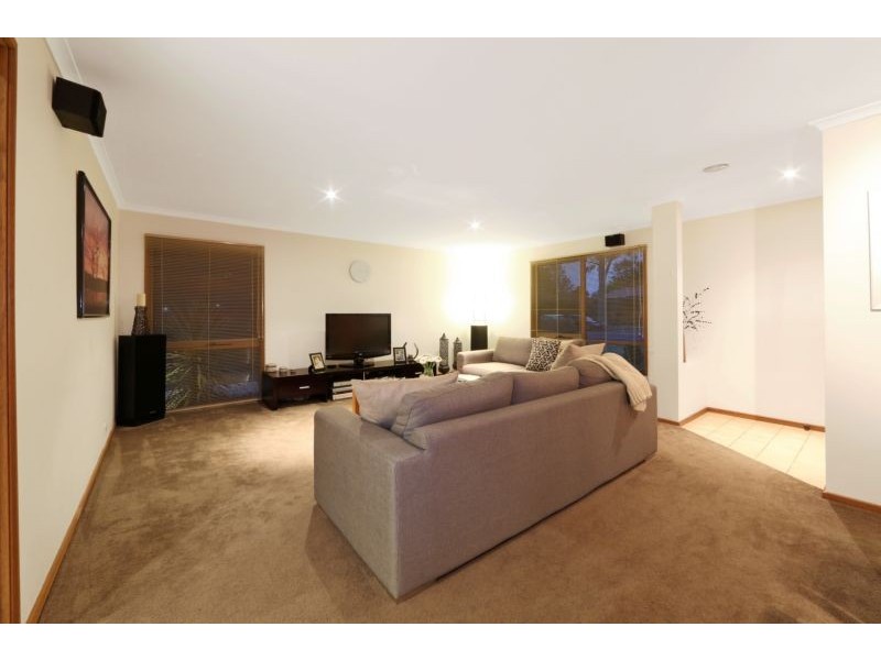 137 Dandelion Drive, Rowville VIC 3178