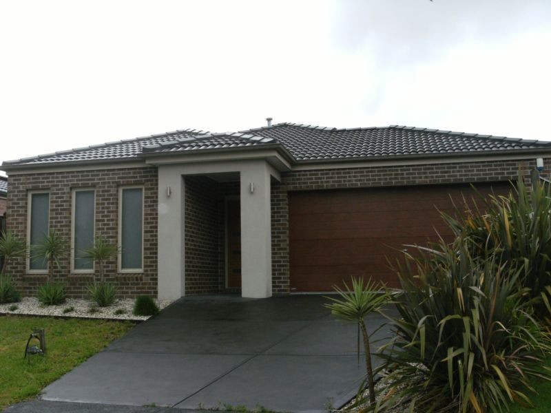 32 Sanctuary Crescent, Rowville VIC 3178