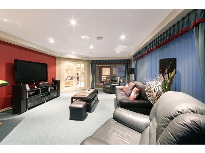 19 Whitecliffe Drive, Rowville VIC 3178