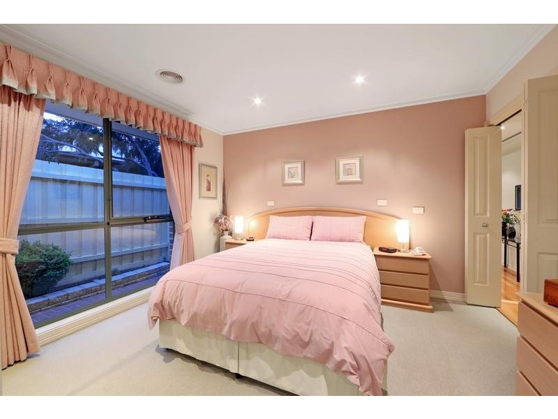 19 Whitecliffe Drive, Rowville VIC 3178