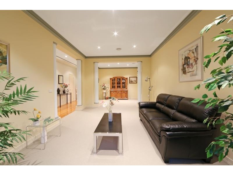 19 Whitecliffe Drive, Rowville VIC 3178