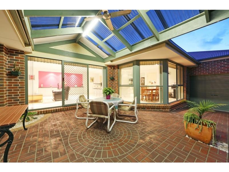 19 Whitecliffe Drive, Rowville VIC 3178