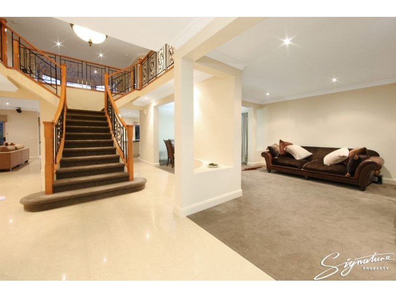 77 Langhorne Crescent, Rowville VIC 3178