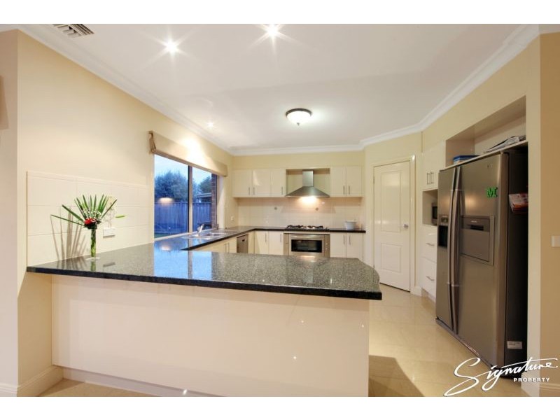 77 Langhorne Crescent, Rowville VIC 3178