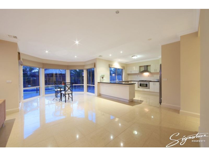 77 Langhorne Crescent, Rowville VIC 3178