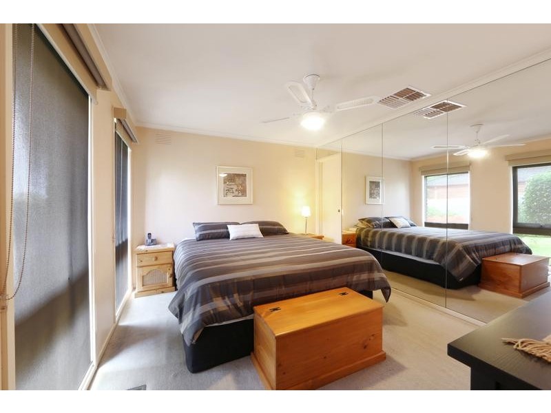 11 Malmsbury Crescent, Rowville VIC 3178