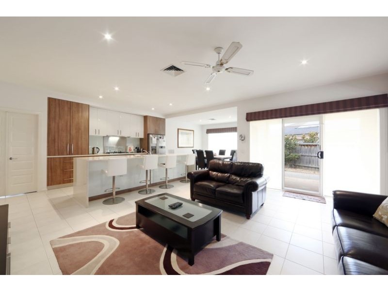 5 Paringa Drive, Ferntree Gully VIC 3156