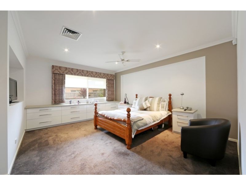 5 Paringa Drive, Ferntree Gully VIC 3156