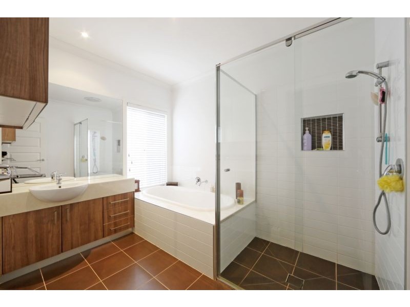 5 Paringa Drive, Ferntree Gully VIC 3156